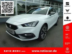 Glacial/nevada weiss metallic Neu 2025 Seat Leon FR Limousine | 35.380 € (Teuer)