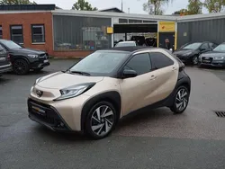 Beige Gebraucht 2022 Toyota Aygo X-plore Kleinwagen | 14.100 € (Fairer Preis)
