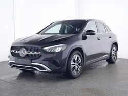 Kosmosschwarzmet. Gebraucht 2023 Mercedes GLA180 Progressive SUV | 39.650 €