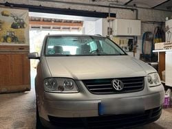 Grau Gebraucht 2004 VW Touran Van / Kleinbus | 2.900 € (Fairer Preis)