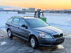 Grau Gebraucht 2012 Skoda Octavia Active Kombi | 2.490 € (Guter Preis)