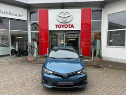 Blau Gebraucht 2018 Toyota Auris Hybrid Team Limousine | 16.980 € (Fairer Preis)