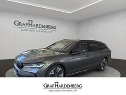 Grau Neu 2025 Skoda Superb SportLine Kombi | 62.390 €