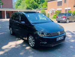 Schwarz Gebraucht 2017 VW Touran Sound Van / Kleinbus | 12.900 € (Superpreis)