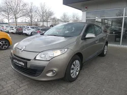 Beige Gebraucht 2009 Renault Mégane III Dynamique Limousine | 6.700 € (Teuer)