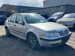 Silber Gebraucht 2001 VW Bora Basis Limousine | 650 € (Superpreis)