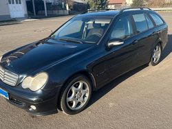 Schwarz Gebraucht 2005 Mercedes C180 Kombi | 2.300 € (Fairer Preis)