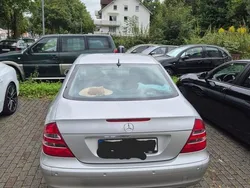 Silber Gebraucht 2005 Mercedes E220 Limousine | 3.999 € (Fairer Preis)