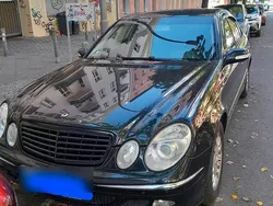 Schwarz Gebraucht 2003 Mercedes 220 Limousine | 2.150 €