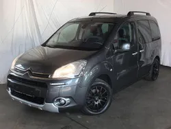 Grau Gebraucht 2014 Citroën Berlingo SELECTION Van / Kleinbus | 10.904 € (Etwas zu teuer)