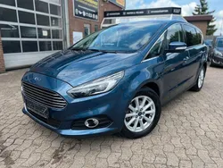 Blau Gebraucht 2019 Ford S-MAX Titanium Van / Kleinbus | 19.999 € (Teuer)