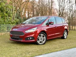 Rot Gebraucht 2016 Ford S-MAX Titanium Van / Kleinbus | 12.390 € (Superpreis)
