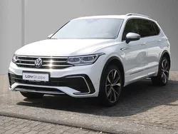 Oryxweiß perlmutteffekt Gebraucht 2024 VW Tiguan Allspace R-line SUV | 47.980 € (Etwas zu teuer)