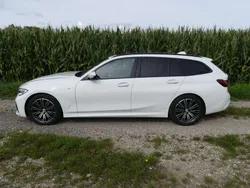 Weiß Gebraucht 2022 BMW 320 M Sport Kombi | 39.000 € (Fairer Preis)
