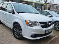 Weiß Gebraucht 2017 Dodge Grand Caravan Van / Kleinbus | 7.900 €