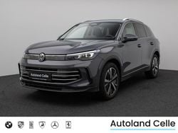 Delfingrauschwarz Gebraucht 2024 VW Tiguan Elegance SUV | 36.999 € (Fairer Preis)