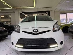 Weiß Gebraucht 2013 Toyota Aygo Cool Kleinwagen | 7.600 € (Fairer Preis)