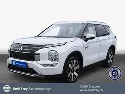 Titanweiß premiummetallic Gebraucht 2025 Mitsubishi Outlander P-HEV Edition SUV | 48.430 €