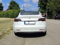 Weiß Gebraucht 2023 Tesla Model 3 Long Range RWD Limousine | 30.900 € (Guter Preis)