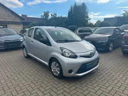 Silber Gebraucht 2014 Toyota Aygo Kleinwagen | 4.499 € (Guter Preis)