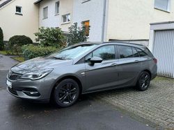 Grau Gebraucht 2019 Opel Astra S Kombi | 15.400 € (Etwas zu teuer)