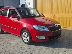 Rot Gebraucht 2011 Skoda Fabia Ambiente Kleinwagen | 2.890 € (Guter Preis)