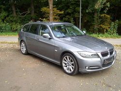 Grau Gebraucht 2012 BMW 320 Kombi | 3.900 € (Superpreis)