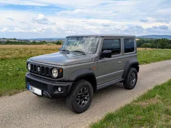 Grau Gebraucht 2020 Suzuki Jimny Comfort+ SUV | 28.900 € (Fairer Preis)