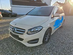 Beige Gebraucht 2018 Mercedes B180 Edition Van / Kleinbus | 4.950 €
