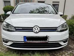 Weiß Gebraucht 2019 VW Golf VII Comfortline Limousine | 16.000 € (Guter Preis)