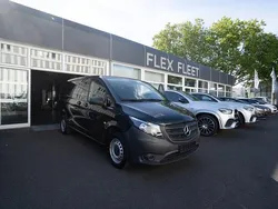 Lackfarbe graphitgrau metallic Gebraucht 2021 Mercedes Vito Van / Kleinbus | 19.990 € (Superpreis)