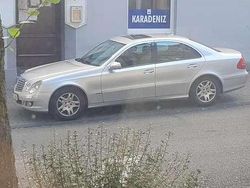 Grau Gebraucht 2007 Mercedes E220 Limousine | 5.750 € (Fairer Preis)