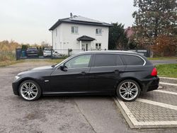 Black sapphire metallic Gebraucht 2011 BMW 325 Sport Line Kombi | 7.800 € (Superpreis)