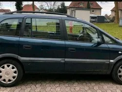 Blau Gebraucht 2001 Opel Zafira Van / Kleinbus | 599 €