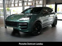 Grün Gebraucht 2025 Porsche Cayenne Turbo E-Hybrid SUV | 235.970 €