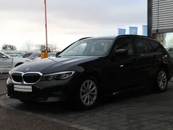 Schwarz Gebraucht 2022 BMW 320 Sport Line Limousine | 23.440 € (Superpreis)