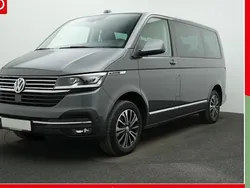 Grau Gebraucht 2024 VW Multivan Comfortline Van / Kleinbus | 60.950 € (Etwas zu teuer)