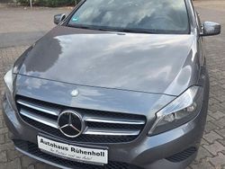 Grau Gebraucht 2015 Mercedes A180 Style Limousine | 13.960 € (Fairer Preis)