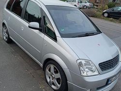 Silber Gebraucht 2004 Opel Meriva Enjoy Van / Kleinbus | 3.333 € (Teuer)