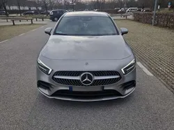 Silber Gebraucht 2019 Mercedes A200 AMG line Limousine | 26.900 € (Teuer)