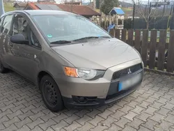 Grau Gebraucht 2010 Mitsubishi Colt Inform Van / Kleinbus | 3.499 € (Fairer Preis)