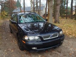 Schwarz Gebraucht 2002 Volvo V40 Kombi | 900 € (Fairer Preis)