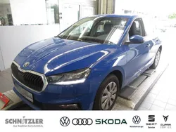 Blau Gebraucht 2024 Skoda Fabia Essence Limousine | 15.980 € (Guter Preis)
