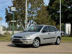 Silber Gebraucht 2004 Ford Focus Trend Limousine | 2.499 € (Etwas zu teuer)