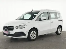 Arktikweiss Gebraucht 2023 Mercedes 180 Limousine | 23.226 € (Superpreis)