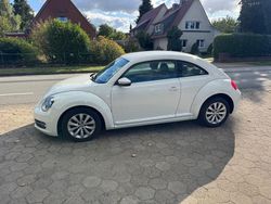 Weiß Gebraucht 2012 VW Beetle Design Limousine | 4.600 €