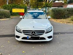 Weiß Gebraucht 2018 Mercedes C180 AMG line Limousine | 18.000 €