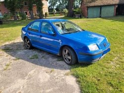 Blau Gebraucht 1999 VW Bora Basis Limousine | 950 € (Fairer Preis)