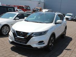 Weiß Gebraucht 2020 Nissan Qashqai Acenta SUV | 20.900 € (Etwas zu teuer)