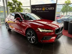 Fusion red / metallic (metallic) Gebraucht 2023 Volvo V60 Core Kombi | 34.980 € (Fairer Preis)